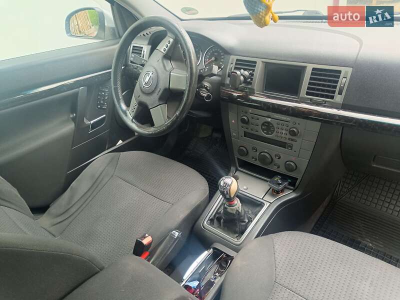 Хетчбек Opel Signum 2004 в Косові