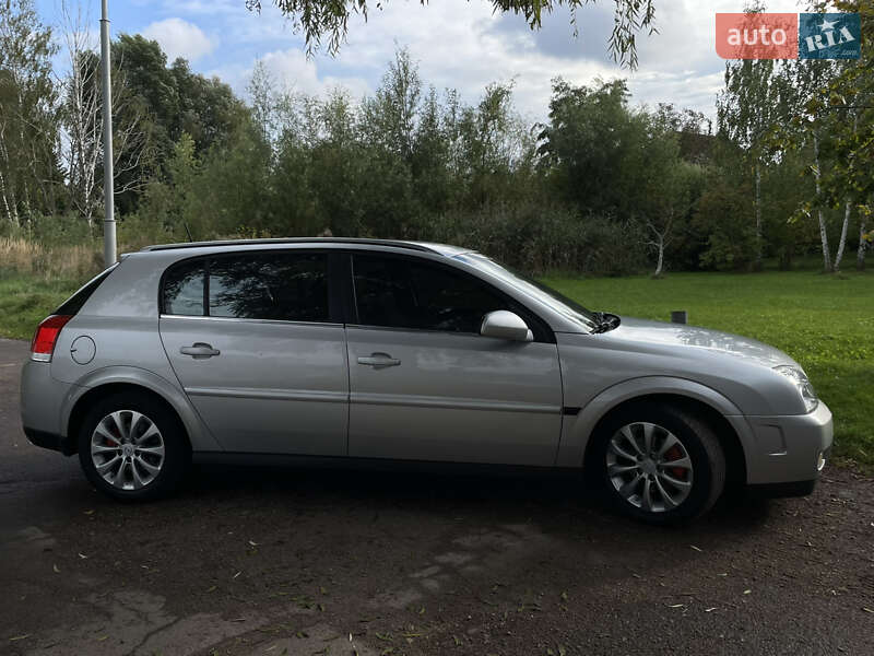 Хэтчбек Opel Signum 2003 в Ровно