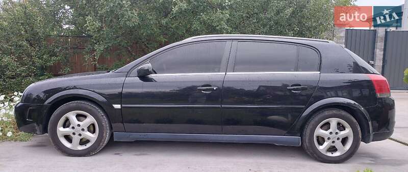 Хэтчбек Opel Signum 2005 в Киеве