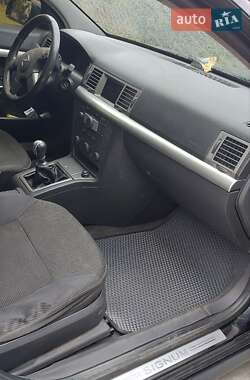 Хэтчбек Opel Signum 2005 в 