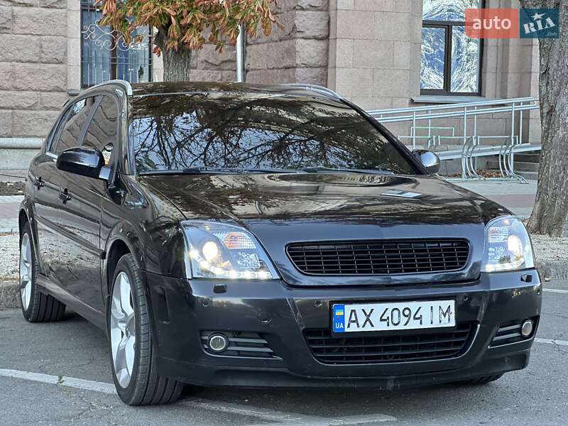 Хэтчбек Opel Signum 2003 в 