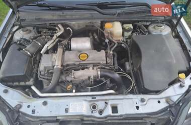 Хэтчбек Opel Signum 2003 в 