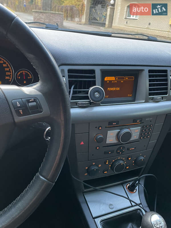 Хэтчбек Opel Signum 2006 в Обухове