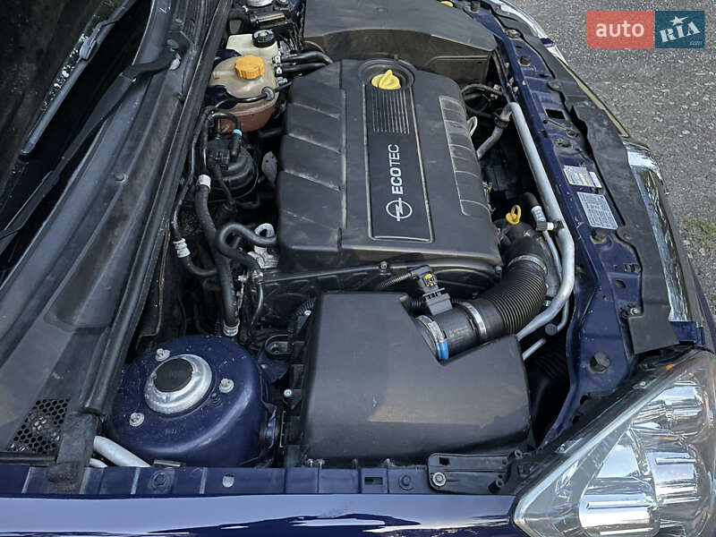 Хэтчбек Opel Signum 2006 в Обухове