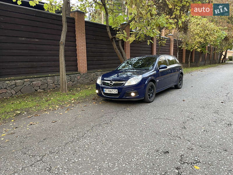 Хэтчбек Opel Signum 2006 в Обухове