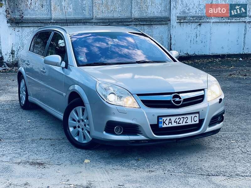 Хэтчбек Opel Signum 2006 в Киеве
