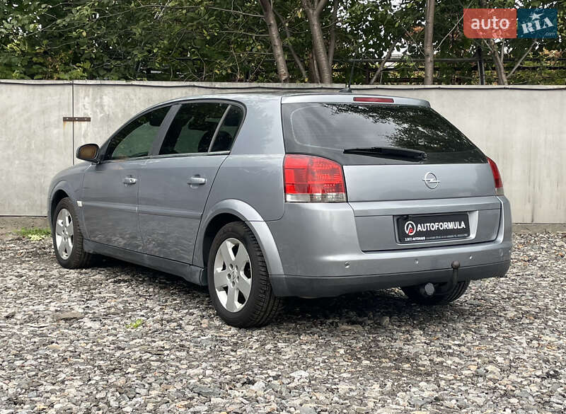 Хэтчбек Opel Signum 2004 в Киеве