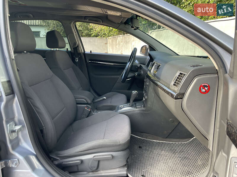 Хэтчбек Opel Signum 2004 в Киеве