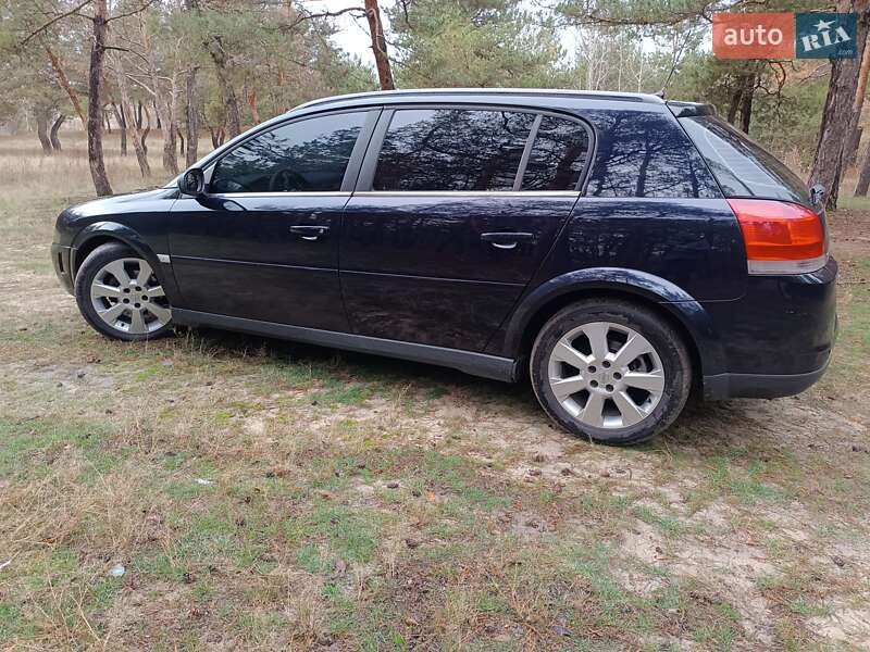 Хетчбек Opel Signum 2003 в Павлограді