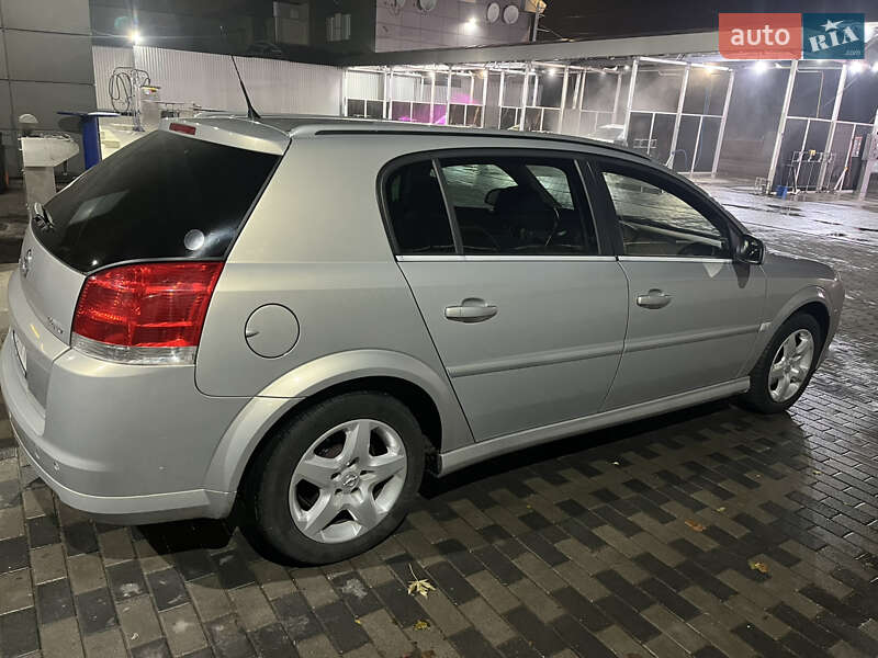 Хэтчбек Opel Signum 2006 в Запорожье