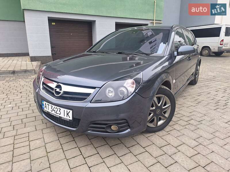 Opel Signum 2005