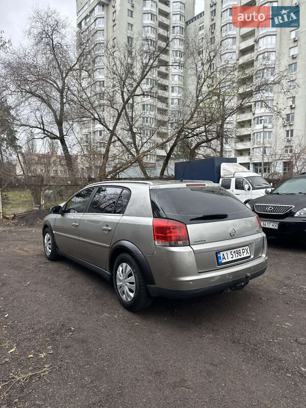 Хетчбек Opel Signum 2003 в Києві