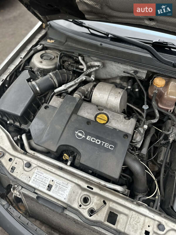 Хетчбек Opel Signum 2003 в Києві