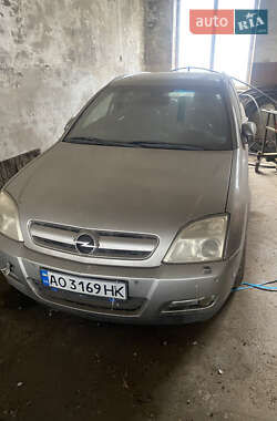 Хетчбек Opel Signum 2003 в Іршаві