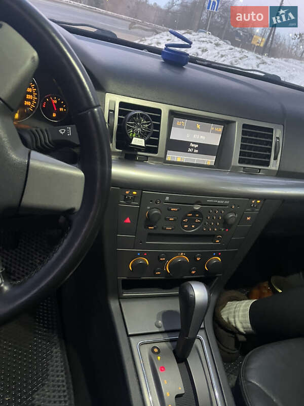 Хэтчбек Opel Signum 2003 в Ровно