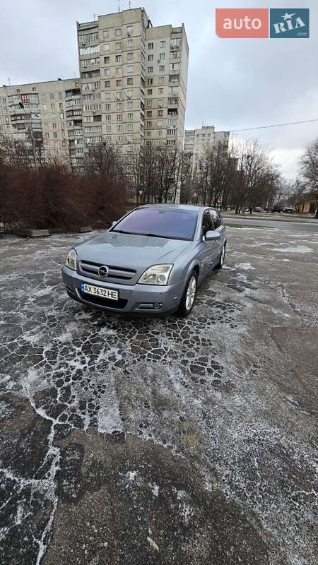 Opel Signum 2003
