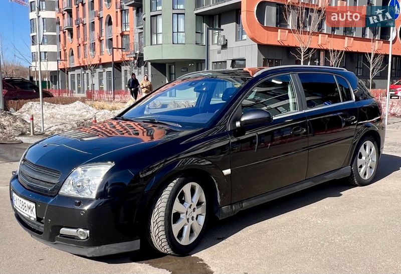 Хэтчбек Opel Signum 2004 в Киеве