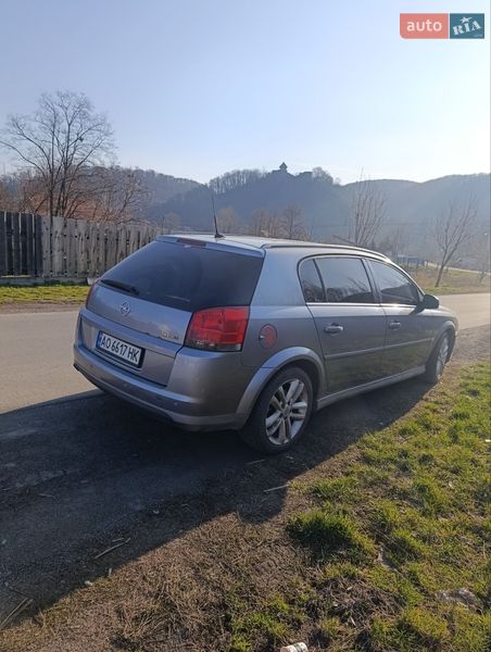 Хэтчбек Opel Signum 2006 в Ужгороде