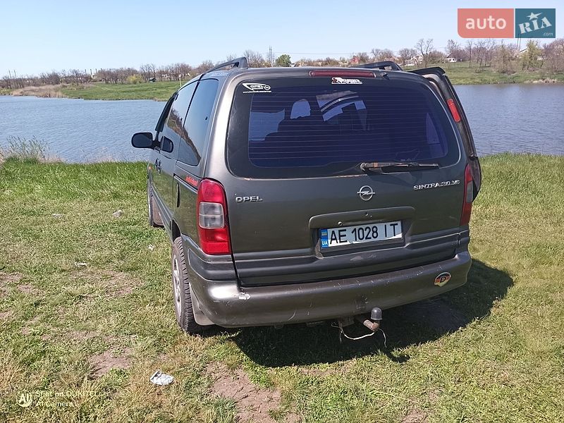 Opel Sintra 1997