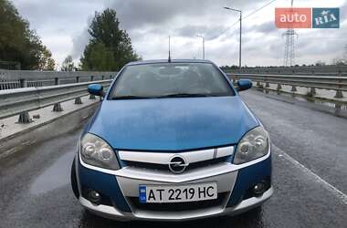 Кабриолет Opel Tigra 2004 в 