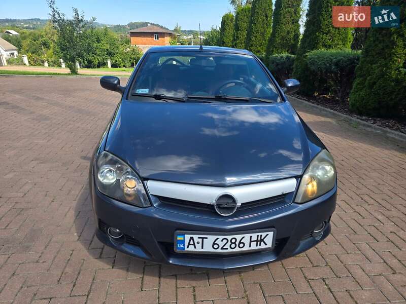 Кабриолет Opel Tigra 2006 в Косове