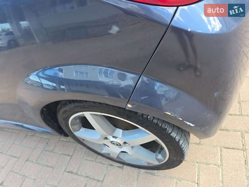 Кабриолет Opel Tigra 2006 в Косове