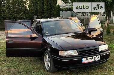 Седан Opel Vectra A 1992 в Чернівцях