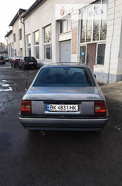 Седан Opel Vectra B 1989 в Ровно