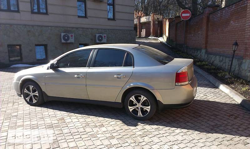 Седан Opel Vectra 2004 в Львове