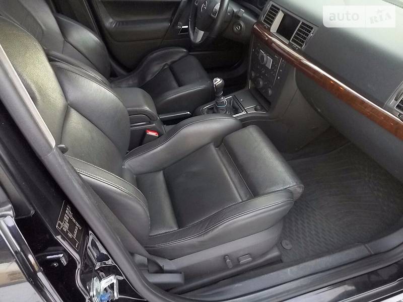 Седан Opel Vectra 2005 в Днепре
