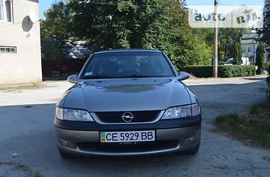 Седан Opel Vectra 1996 в Черновцах