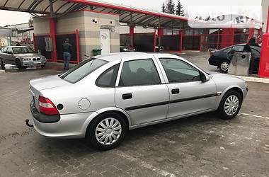 Седан Opel Vectra 1998 в Львове