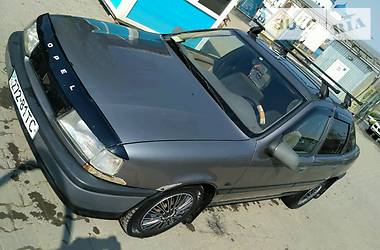 Хэтчбек Opel Vectra 1990 в Черновцах