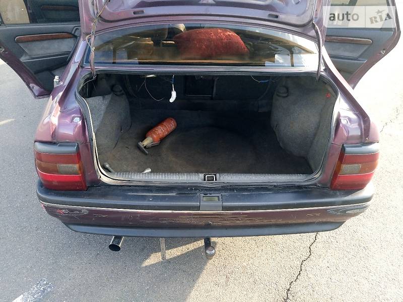 Седан Opel Vectra 1990 в Кривому Розі