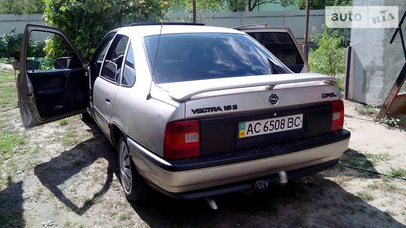 Седан Opel Vectra 1991 в Турийске