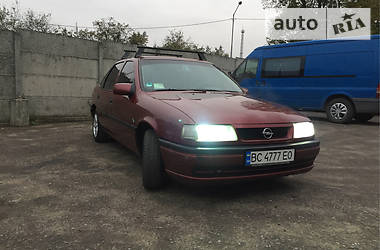 Седан Opel Vectra 1995 в Яворове