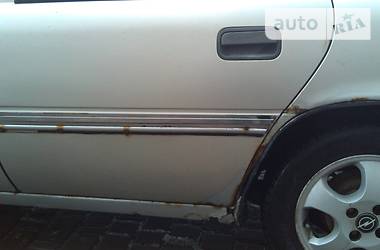 Седан Opel Vectra 1990 в 