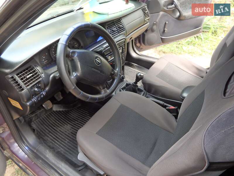 Седан Opel Vectra 1997 в Болграді