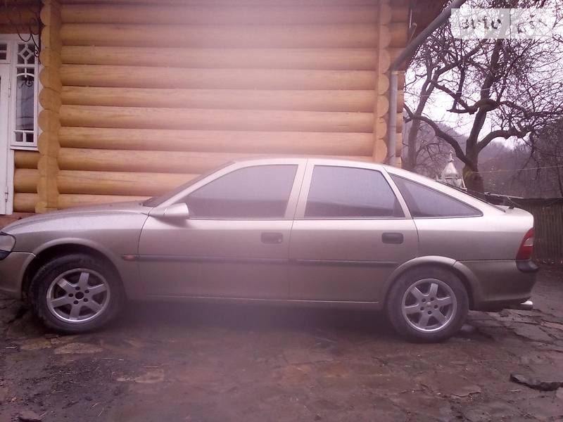 Хэтчбек Opel Vectra 1997 в Ивано-Франковске