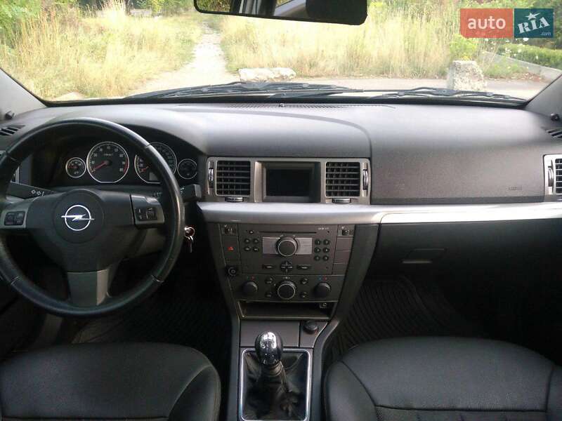 Седан Opel Vectra 2008 в Ровно