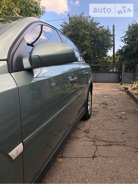 Седан Opel Vectra 2004 в Врадиевке