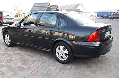 Седан Opel Vectra 2002 в Сарнах