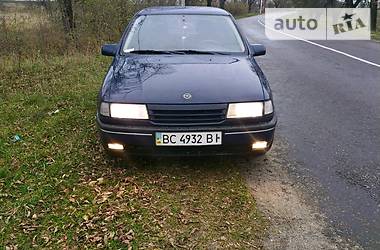 Седан Opel Vectra 1990 в Новояворовске