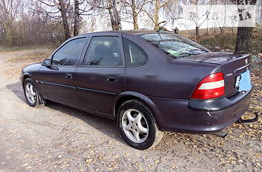 Седан Opel Vectra 1996 в Вараше