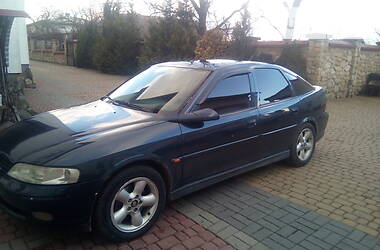 Хэтчбек Opel Vectra 1999 в Долине