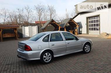 Седан Opel Vectra 2002 в Сарнах