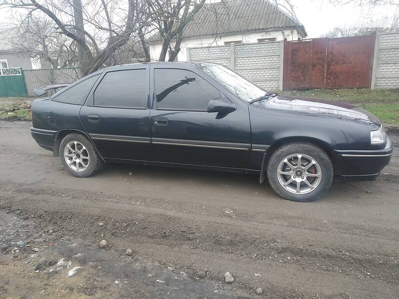 Лифтбек Opel Vectra 1993 в Днепре