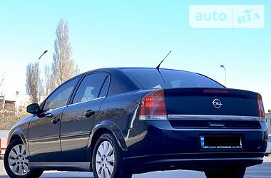 Седан Opel Vectra 2004 в 