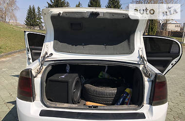 Седан Opel Vectra 2003 в 