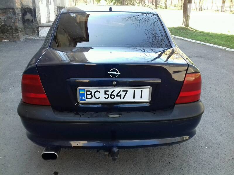 Седан Opel Vectra 1996 в Бориславі